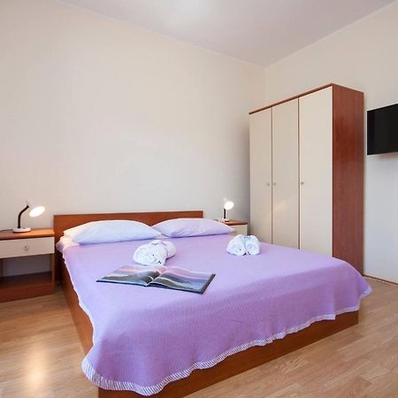 Family Apartments & Rooms Mikelin Primošten Exteriér fotografie