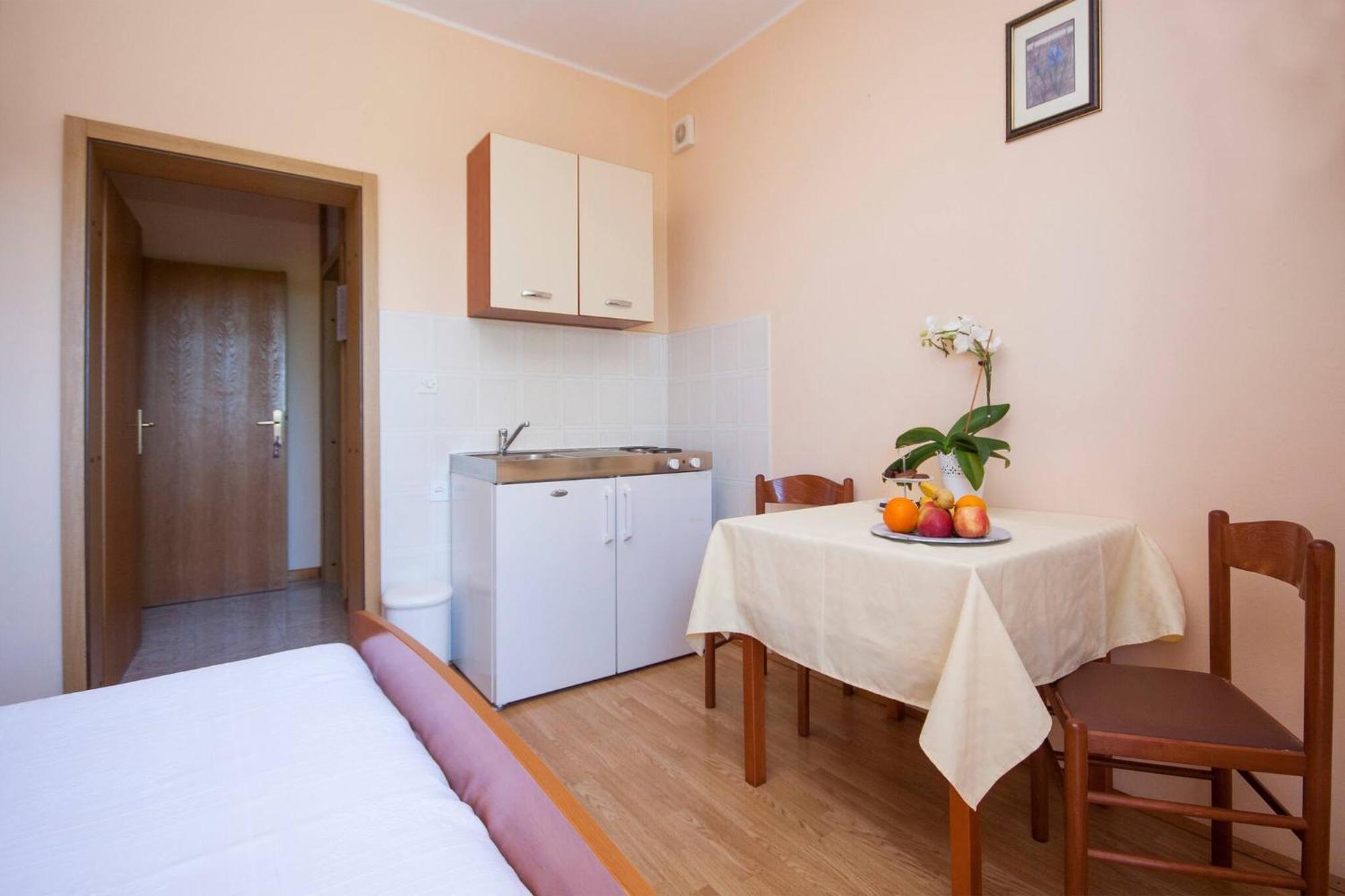 Family Apartments & Rooms Mikelin Primošten Exteriér fotografie
