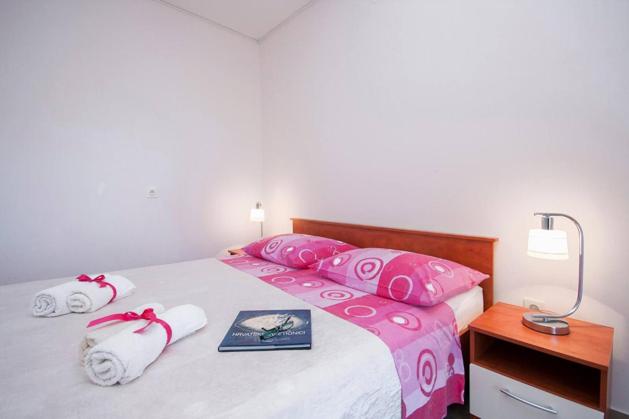 Family Apartments & Rooms Mikelin Primošten Exteriér fotografie